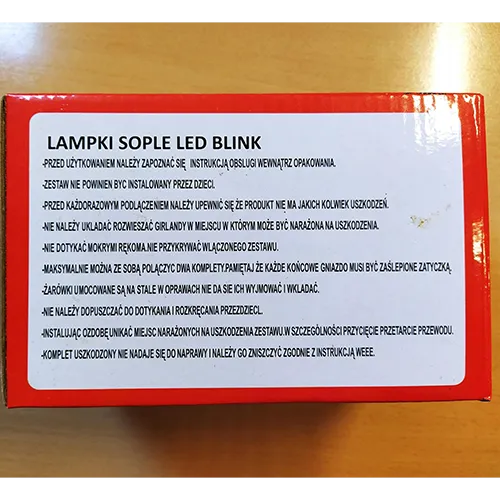 Lanț de iluminat extensibil în stil icicle cu 80 de lumini LED pe un șir cu funcție de clipire.