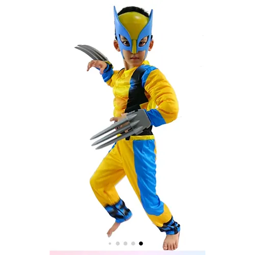 Costum fantezist reprezentând personajul Marvel Wolverine, în mărimea S, alcătuit dintr-un costum de corp, a cărui parte superioară este căptușită. Vândut cu gheare de plastic și o mască de plastic.