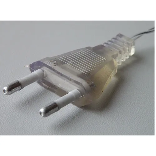 Lanț de iluminat cu LED-uri de Crăciun alimentat la rețea, în formă de stea cu cinci colțuri, echipat cu o cutie de control albă cu 8 funcții și o priză de conectare în serie. Date tehnice: 220 V.