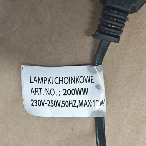 Lanț de iluminat, destinat interconectării, care conține 200 de lămpi cu LED-uri neînlocuibile. Produsul include un dispozitiv pentru schimbarea modurilor de iluminare.