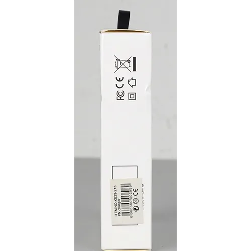 Încărcător USB alb cu un port USB-A și un port USB-C, integrat cu o priză de rețea. Intrări: 100-240 V, 50/60 Hz, 0,5 A. Ieșire: 9 V/7.2 A, 12 V/5.4 A, 20 V/3.25 A.