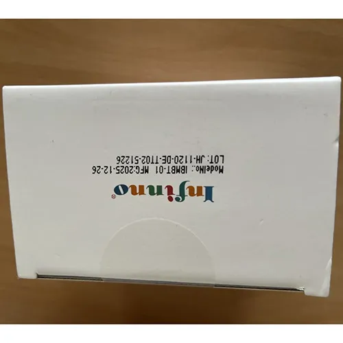 Jucărie dințată și zornăitoare, constând dintr-o minge care conține bile mai mici și diverse accesorii din plastic masticabil moale.