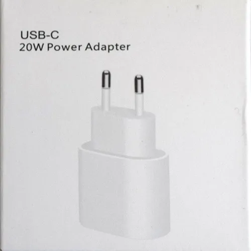 Încărcător de baterie alb cu un port de ieșire USB-C, integrat cu o priză de rețea.