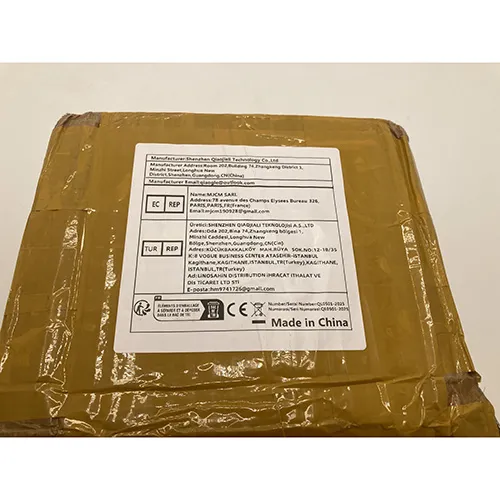 Set de karaoke livrat cu microfoane și cabluri.