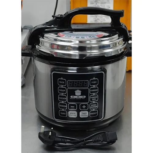 Oală electrică sub presiune cu dop de perete atașat.
